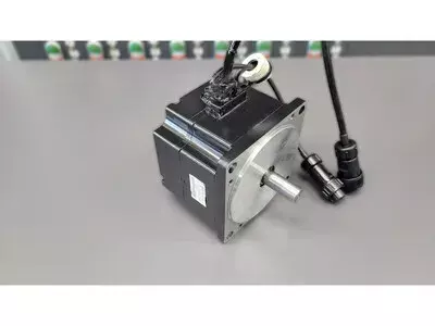 Yaskawa SGMPH-08AAA-SE81 AC Servo Motor 