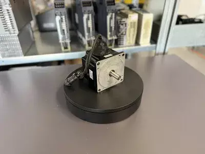 Yaskawa SGMPH-08AAA-SE81 AC Servo Motor 
