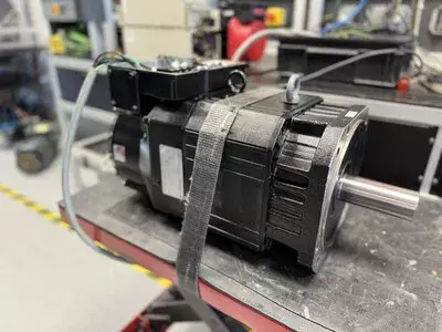 Yaskawa UAASKD-08LYA11 AC Spindle Motor